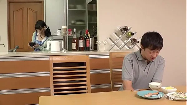 隣に住むいつもノーブラ透けチク妻は中出しOKのサイン 1